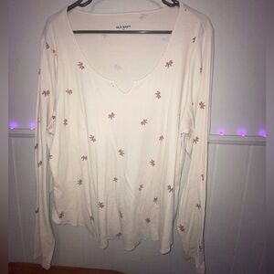 Brandy Melville white floral top with light pink flowers.